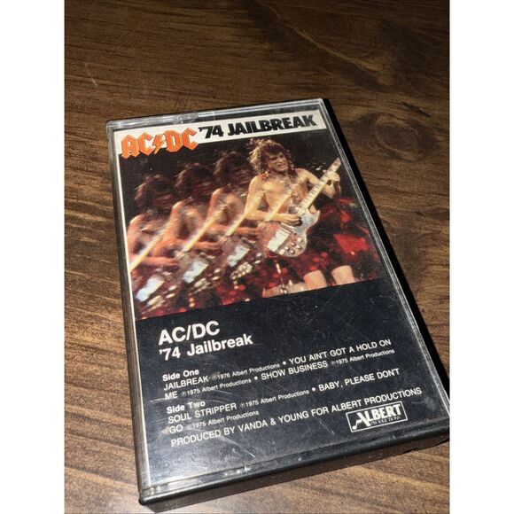 Vintage 1984 Cassette Tape AC/DC '74 Jailbreak Atlantic - Picture 1 of 3